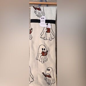 Viral Ghost reading book Blanket NWT